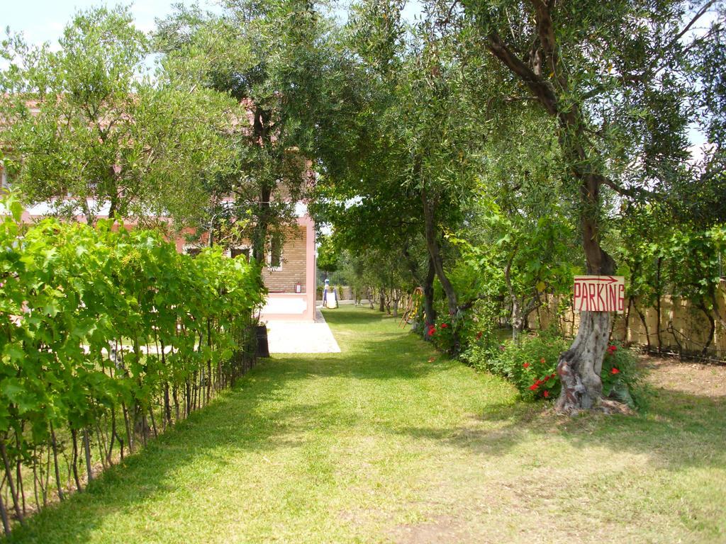 Olga'S Garden Apartments Plage d'Almiros Extérieur photo